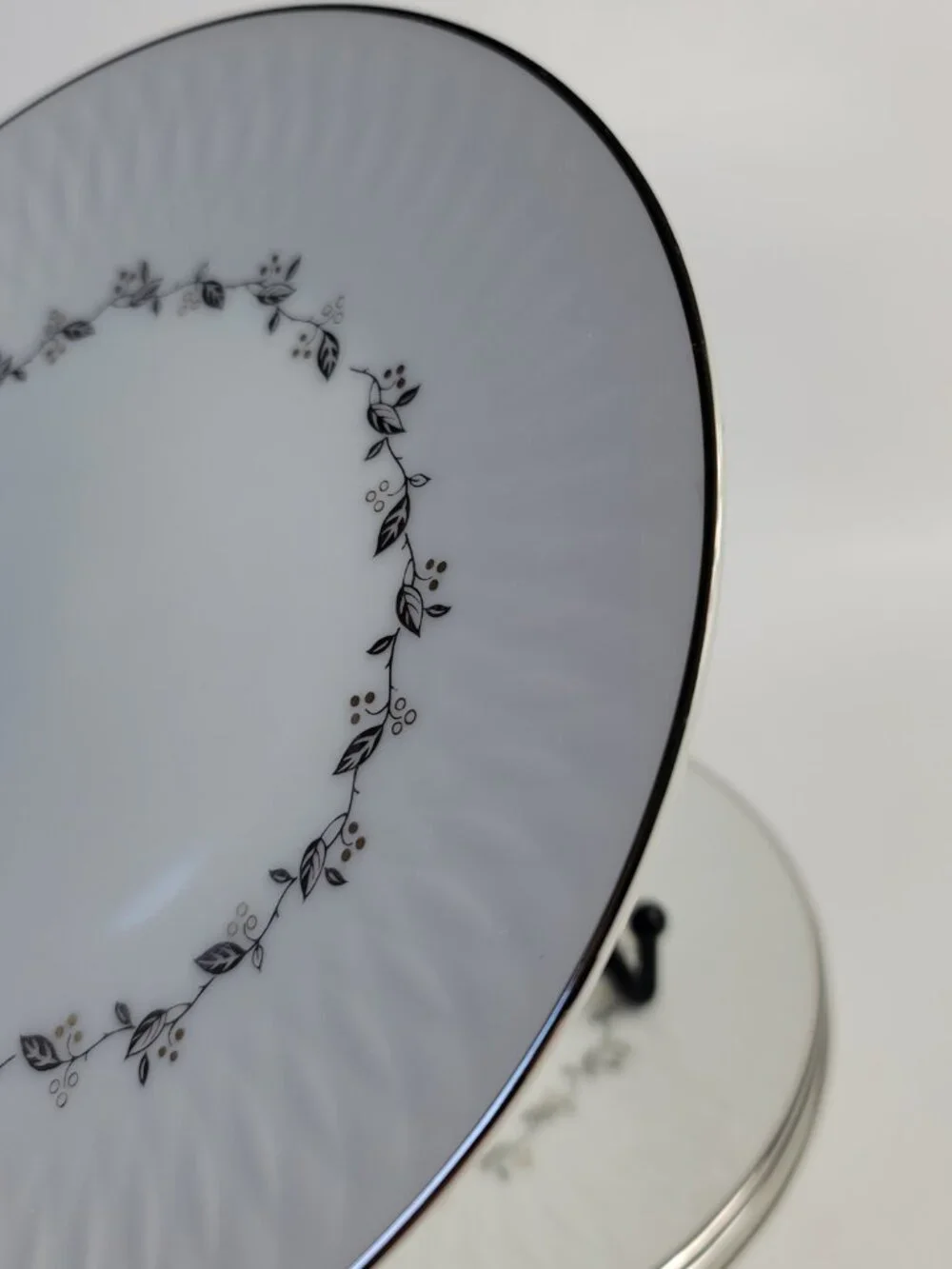 FOUR Sango Carillon Salad Plates White Gold Berries Platinum Leaves 8 Inch